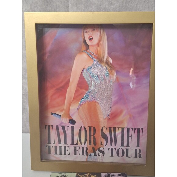 Taylor Swift THE ERAS TOUR 5x7 Framed Photo and Gift Box Collectibles Pop Music - Picture 4 of 9
